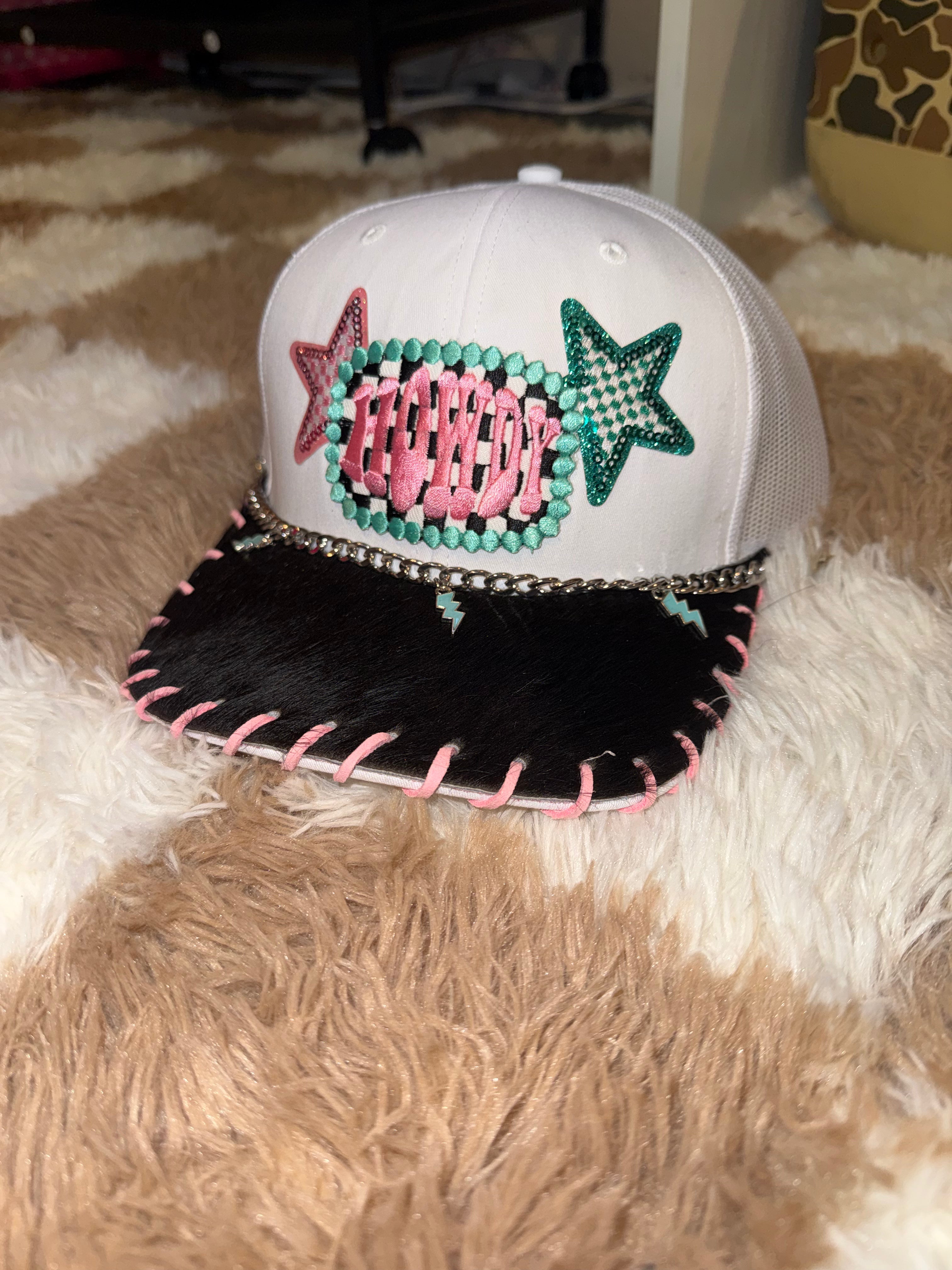 White howdy hat